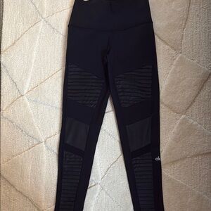 ALO warrior compression leggings- jet black womens small